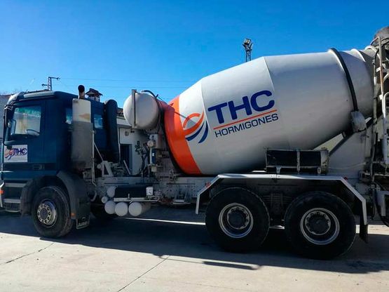 THC Hormigones camión con mezcladora